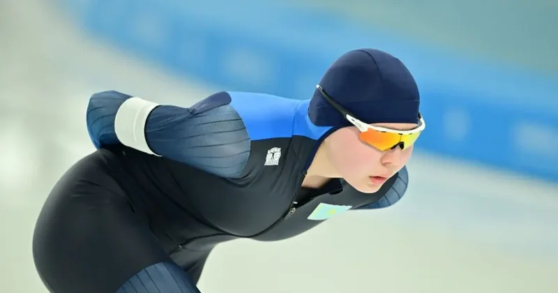 Казахстанка Кристина Шумекова стала чемпионкой мира по конькобежному спорту среди юниоров