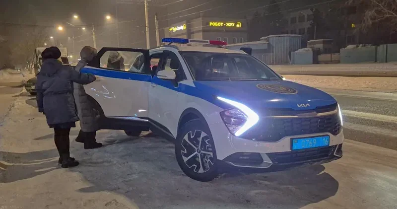 Өскемендегі сары аяз: ҚАЖ қызметкерлері еріктілермен бірлесіп, көшеге шықты