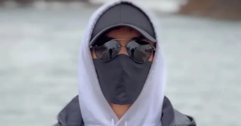 Человек в маске подарил 30 семьям жильё на миллион долларов