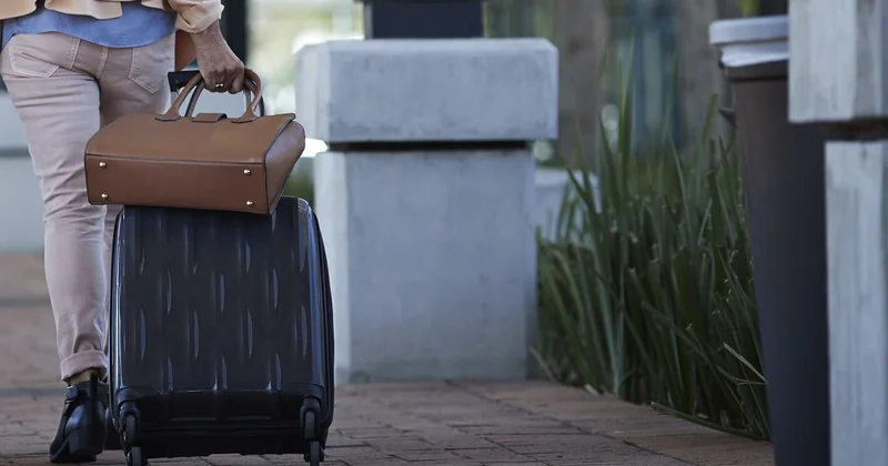 Ухаживала за мужем после инфаркта: женщину выдворили из Казахстана за другое гражданство