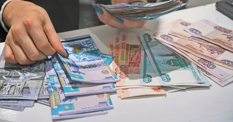 Спрос на рубли впервые за долгое время вернулся в Казахстан