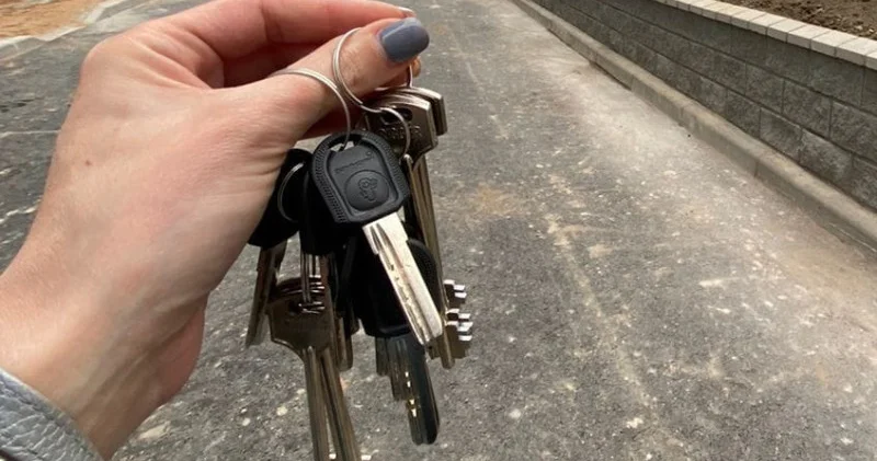 “Пәтер кілттерін алыңыз“. Полиция алаяқтықтың жаңа әдістері туралы ескертті