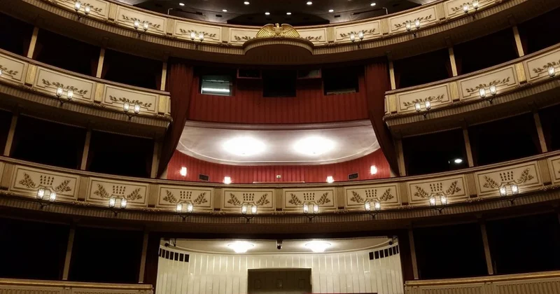 Аида Балаева поздравила деятелей искусства со Всемирным днем театра