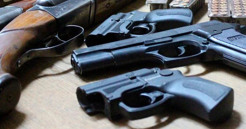 Алматыда кәсіпкерлерге қысым көрсетпек болған қаруланған топ ұсталды