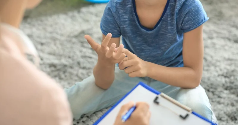 Центры психологической поддержки: как работает система профилактики суицидального поведения среди детей в Казахстане