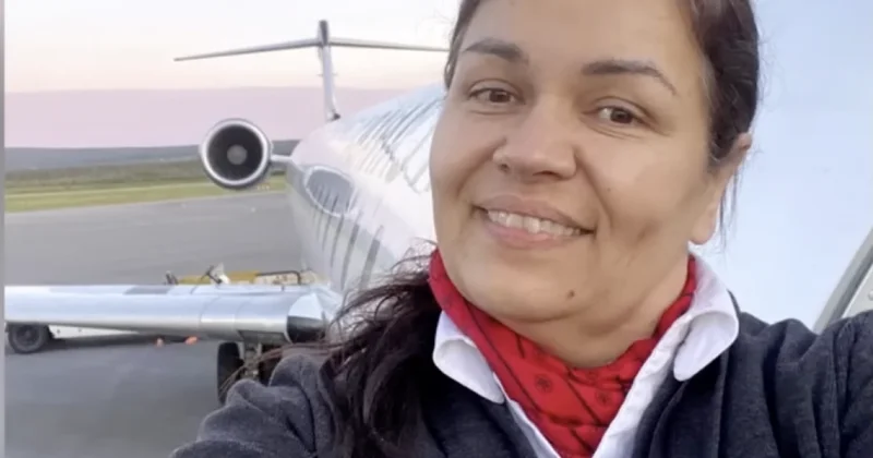 Стюардессу выбросило из самолета на 100 метров при столкновении в Нью Йорке (ВИДЕО)