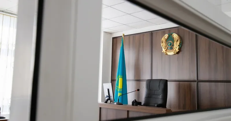 Қазақстанда төрт адам ірі көлемдегі есірткі сату және заңсыз кәсіпкерлік үшін 16 18 жылға сотталды