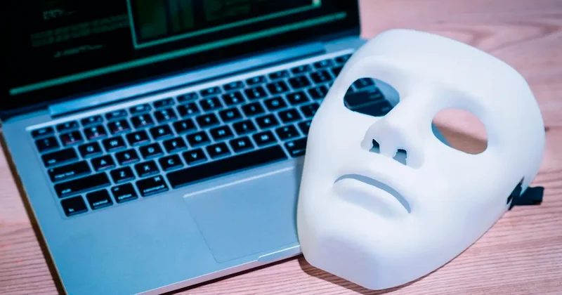 Дипфейки и сайт для возврата денег: в АМФ предупредили о новых уловках мошенников