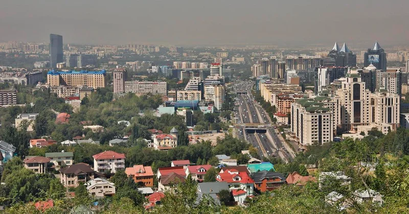 Алматинцы неожиданно узнали, что не смогут построить дома на своих участках (видео)