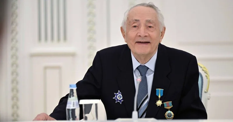 Токаев наградил Ерванда Ильинского званием Қазақстанның Еңбек Ері