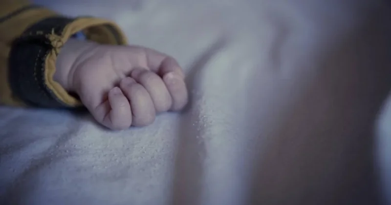 Ресейде әйел сәбиін пышақтап, қоқысқа лақтырып жіберген: Қылмыстық іс қозғалды