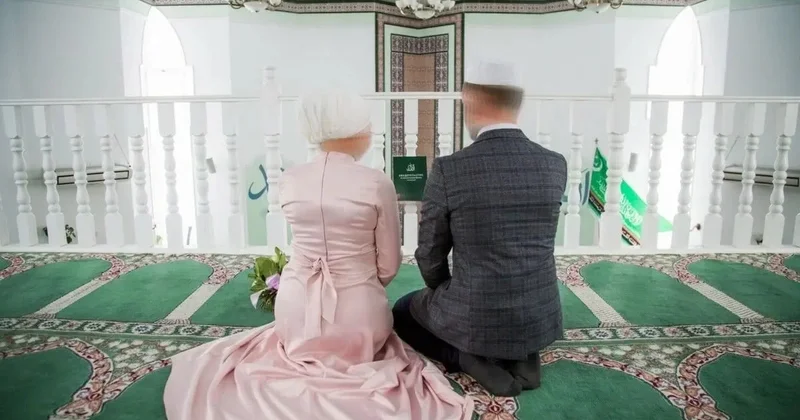 В Бишкеке мужчины вышли на акцию с требованием смягчить наказание за многоженство