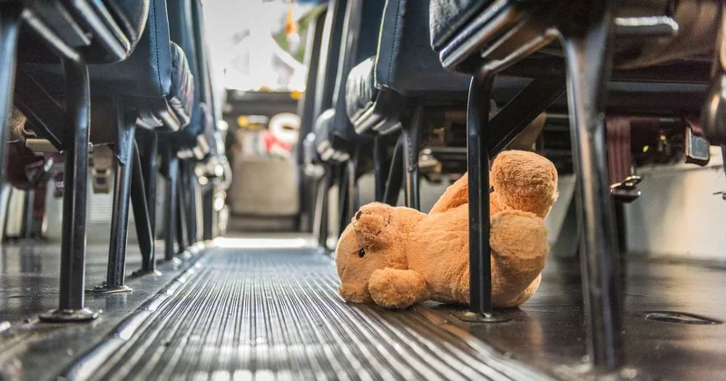 Пугал девочку непристойными действиями : пассажира автобуса ищет полиция Алматы