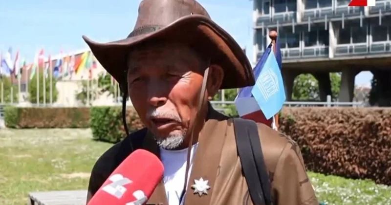 76 жастағы қария Парижге жаяу барған