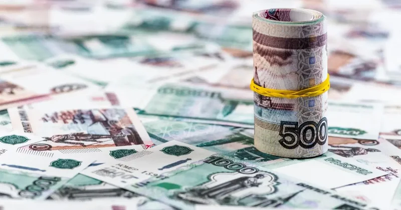 Казахстанцы стали чаще покупать рубли в обменниках