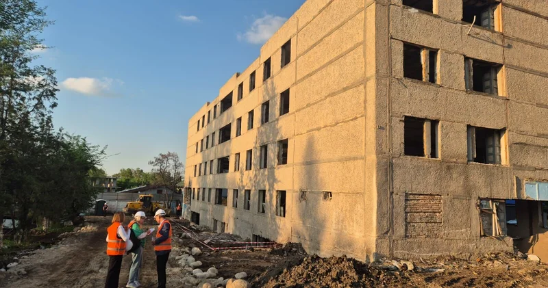 Пока за ширмой