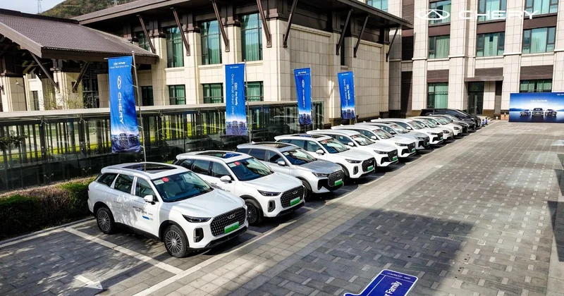 Китай живет в 2050 году! : блогеры протестировали гибриды Chery, которые скоро появятся в Казахстане