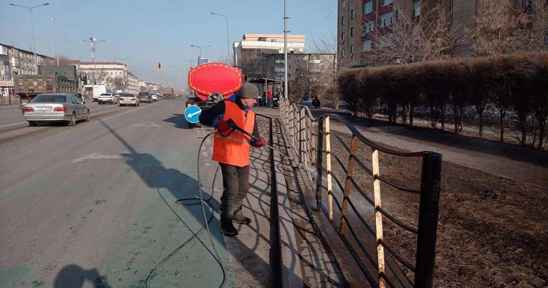 Генеральная уборка идёт на улицах Астаны