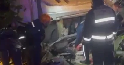 Водителя цементовоза зажало в кабине после ДТП в ВКО