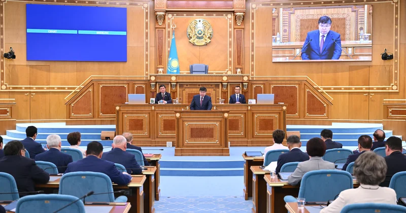 Парламент бюджет есебін қабылдады