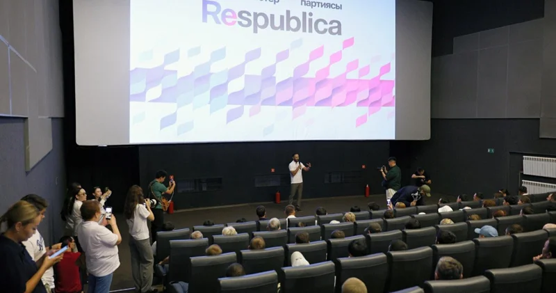 Өндіріс өссе өңір өркендейді: Respublica Шығыс Қазақстандағы ірі компаниялар тобының ұжымымен кездесті