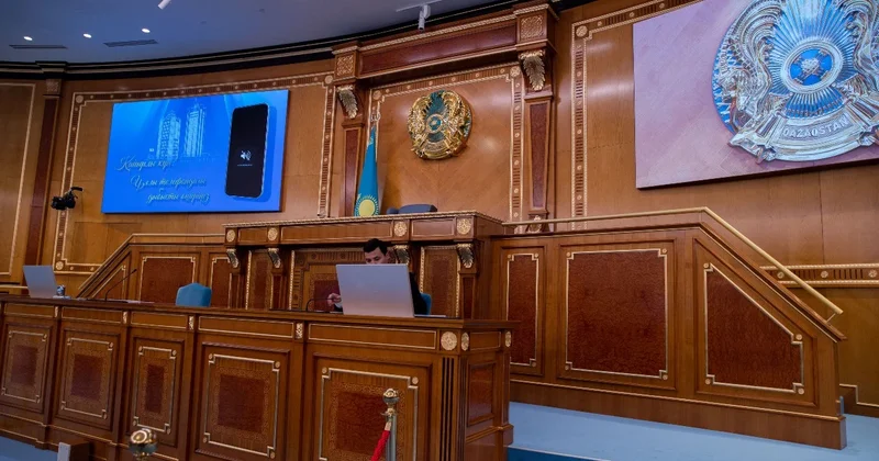Кто из бывших депутатов мажилиса и сената вошёл в состав Курултая