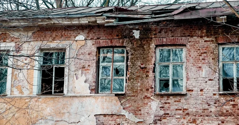 Объявление чрезвычайной ситуации . 24 аварийных жилых дома изымут в Астане