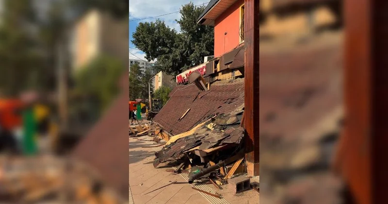 Пристройку к кафе принудительно снесли в Алматы из за нарушений (фото)