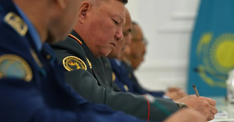 Ешкім жауапкершіліктен қашып құтылмайды Президент армиядағы жымқырулар туралы