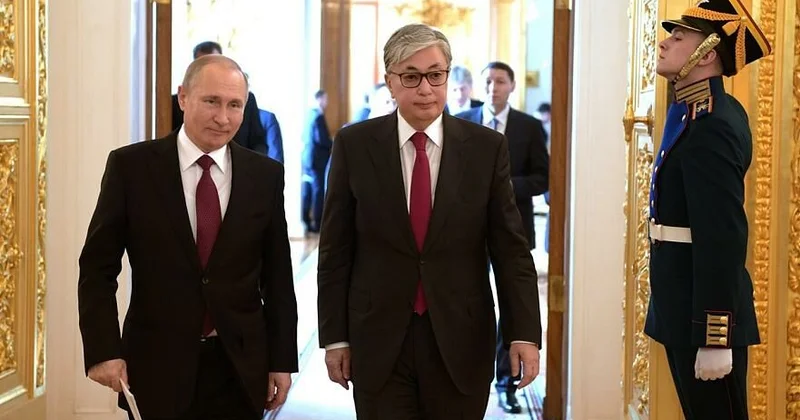 Касым Жомарт Токаев провел телефонный разговор с Владимиром Путиным