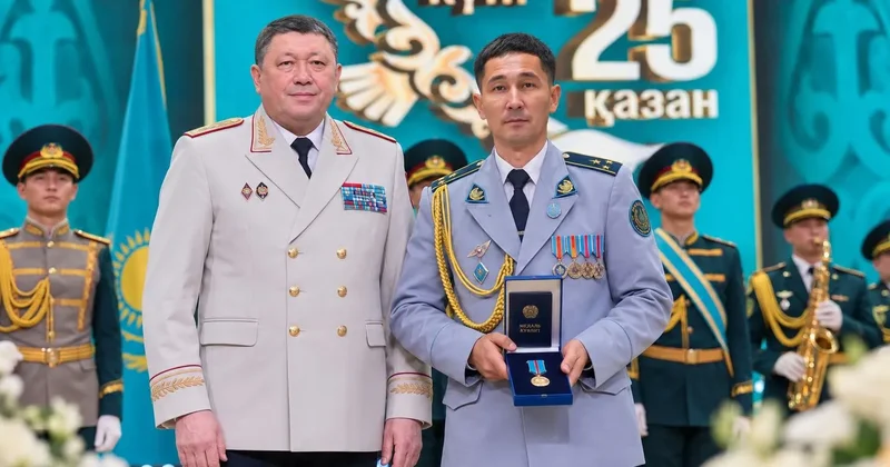 Төрт адамның өмірін сақтап қалған жезқазғандық полицей Ерлігі үшін медалімен марапатталды