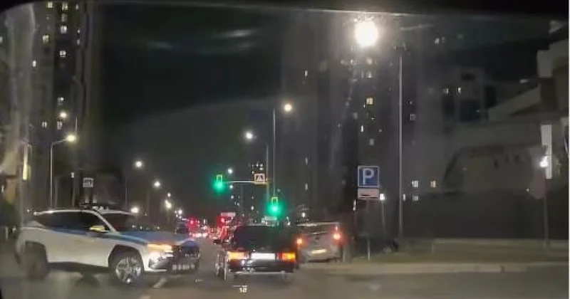 Патруль протаранил Chevrolet и отбросил его на другое авто в Астане (ВИДЕО)