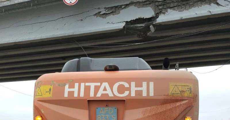 Не вписался в мост