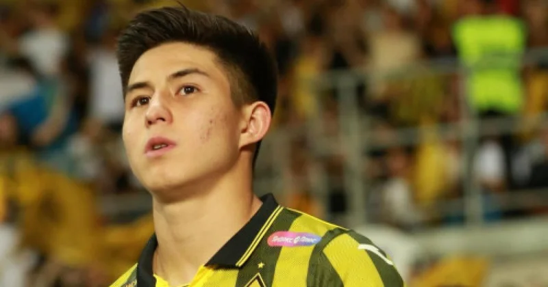 Дастан Сәтпаев Копенгагенге қарсы матчта сары қағазды әдейі алған