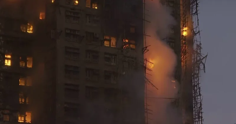 Гонконгтегі ірі өрт: Тоқаев Си Цзиньпинге көңіл айтты