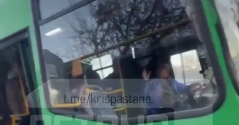 Пассажир напал на водителя автобуса в Алматы