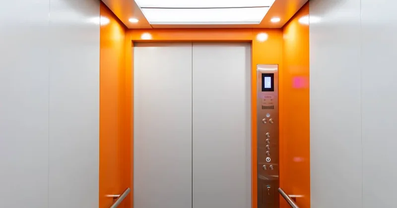 "Два инспектора на 10 тысяч подъёмников". Запустить госпрограмму по замене старых лифтов предложили в Казахстане
