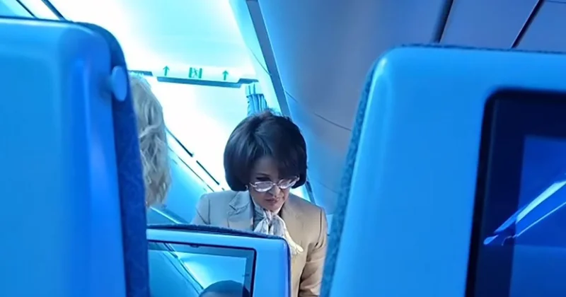 Врачом оказалась министр : глава Минздрава попала в инцидент на борту самолета