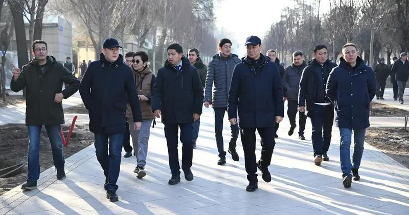 Аким Алматы ознакомился с ходом благоустройства территории вдоль улицы Пушкина