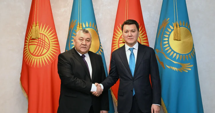 Ерлан Карин провел встречу с госсекретарем Кыргызстана