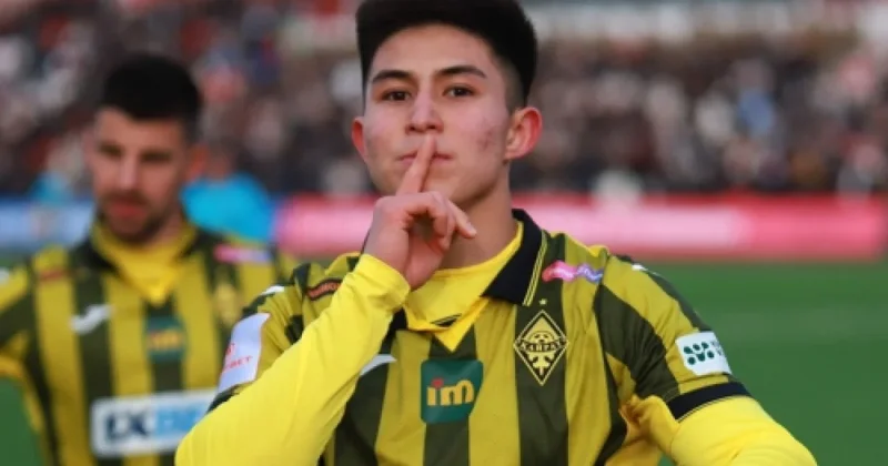 Дастан Сатпаев переписал историю Лиги Чемпионов