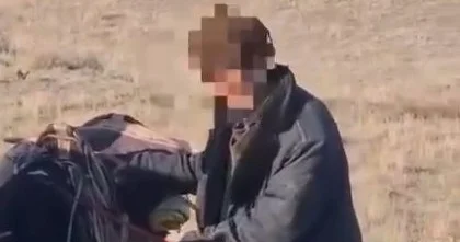 Полицейлер қалың тұманда 700 қойымен бірге адасып кеткен қойшыны тапты