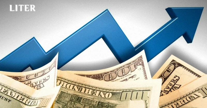 Курс доллара продолжает стремительно расти