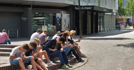 Ввод запрета на соцсети подросткам до 16 лет рассматривают в Евросоюзе