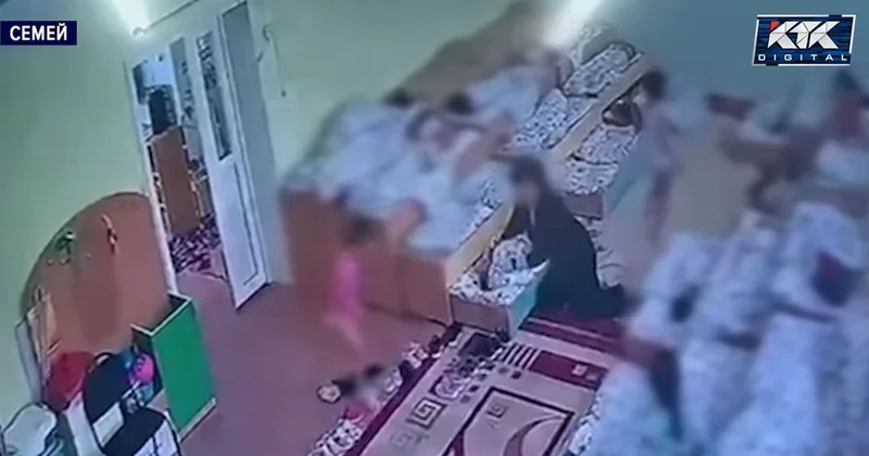 Она душит его : родители пришли в ужас после просмотра видео из детского сада в Семее