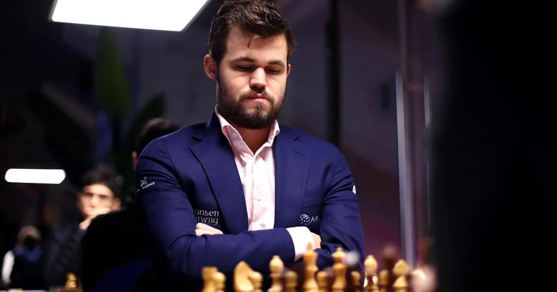 Знаменитый шахматист Карлсен агрессивно отреагировал на поражение на чемпионате мира (видео)