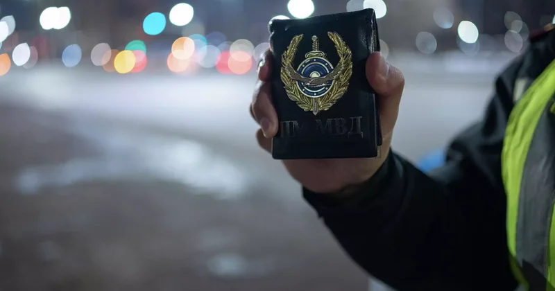 Полицейдің батыл әрекеті видеоға түсіп қалды