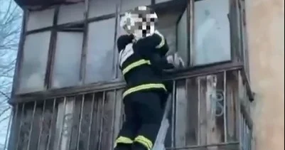 Өрт сөндірушілер өртеніп жатқан үйден 17 адамды аман алып шықты