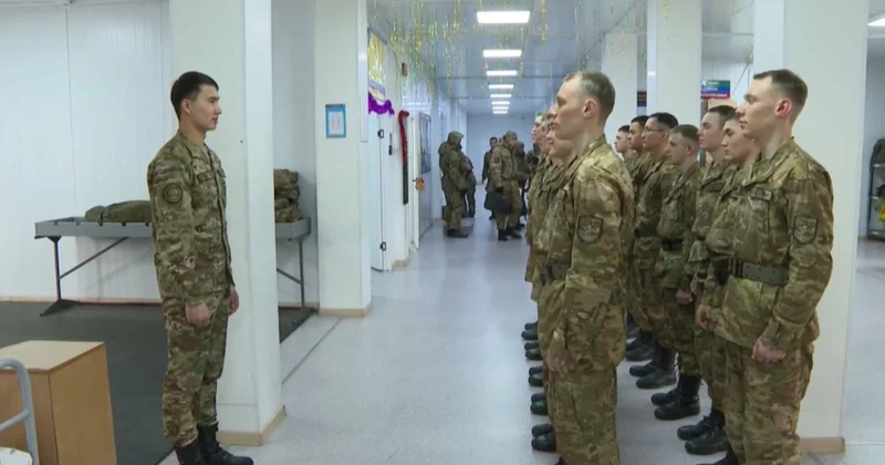 Өскеменде 3 егіз сарбаз әскери қызметте бірге жүр