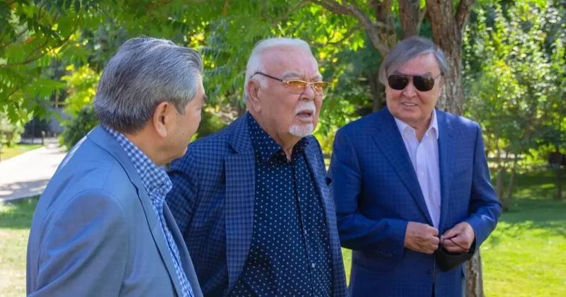 "Жерді қорғайтындар, халыққа жаны ашитындар аз". Асанәлі Әшімовтің Информбюроға берген сұхбаты